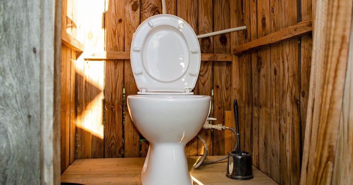 Дачный туалет своими руками: 25 стильных кабинок, которые не испортят дачный пейзаж — aerobic76.ru